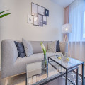 Wat is een goed alternatief voor een hoekbank in een kleine woonkamer?