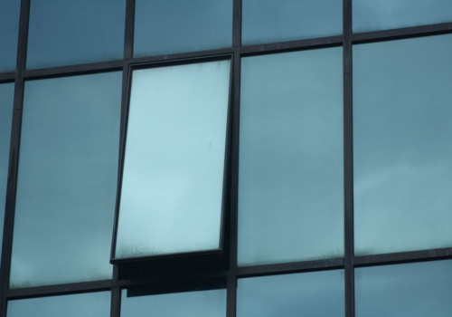 Glasschade in huis: wanneer repareren en wanneer vervangen?