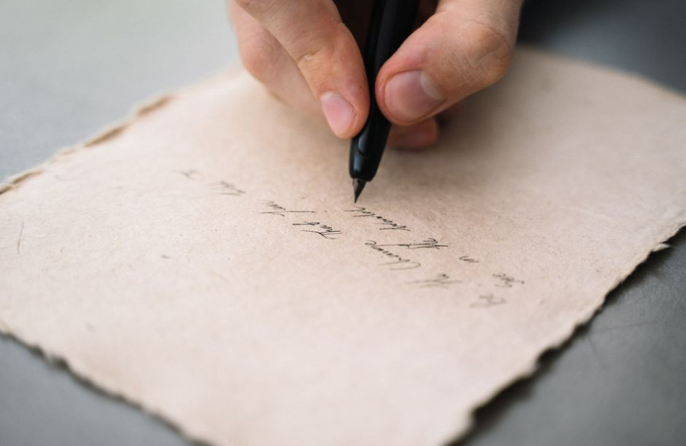 I.o. ondertekenen: betekenis en juiste gebruik