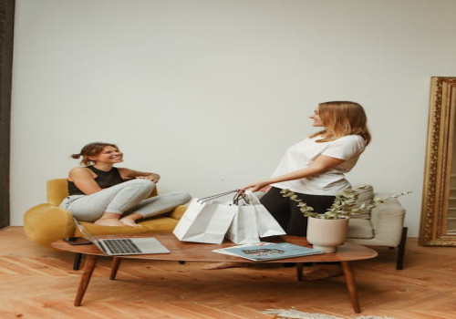 Hoe creëer je een knusse zithoek in een lange smalle woonkamer