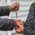Hulp bij aan- en verkoop van huizen